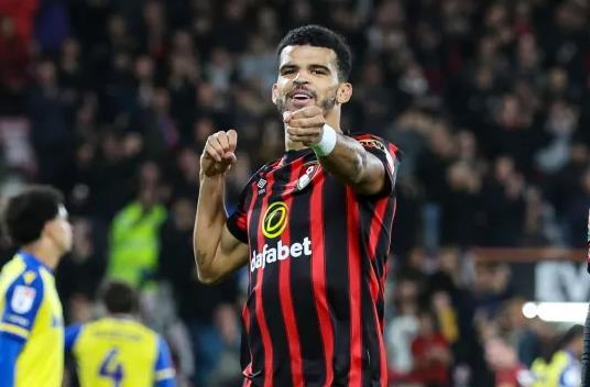 Bournemouth dong y ban Dominic Solanke voi muc phi chuyen nhuong ky luc 