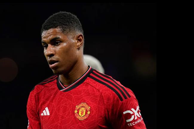 Marcus Rashford bi cam lai xe vi di qua toc do