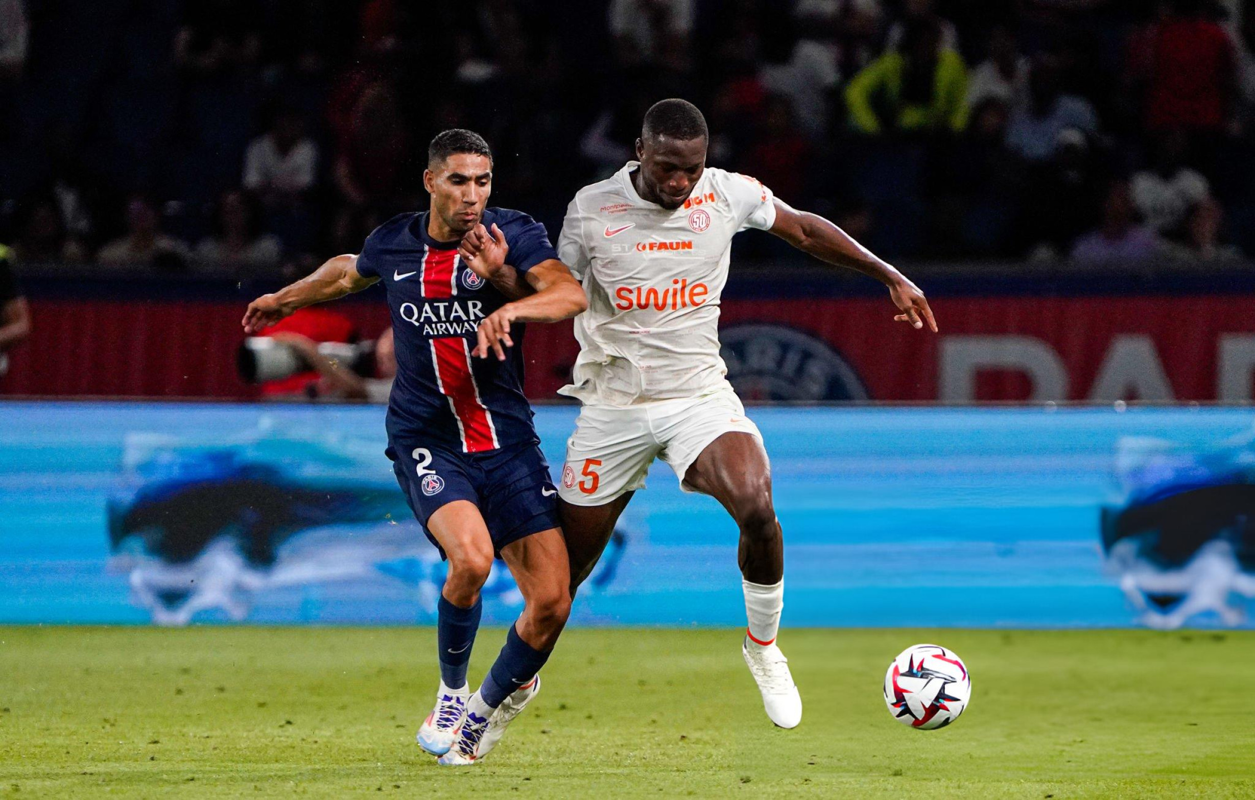 Achraf Hakimi Ngọn lửa bạo cuồng nơi biên phải PSG 1